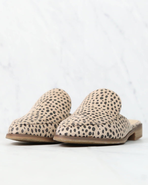 CL by Chinese Laundry - Freshest Animal Print Pointy Toe Mule - Beige