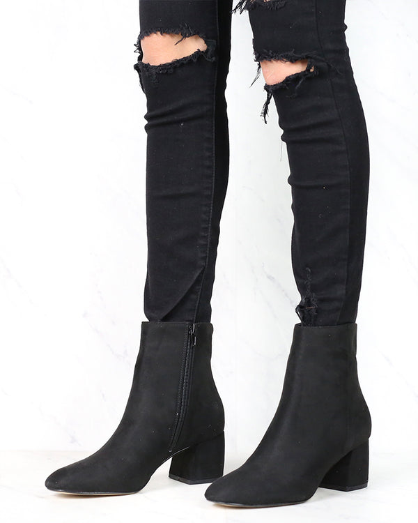 Chinese Laundry - Davinna Suede Chunky Heel Ankle Booties - Black