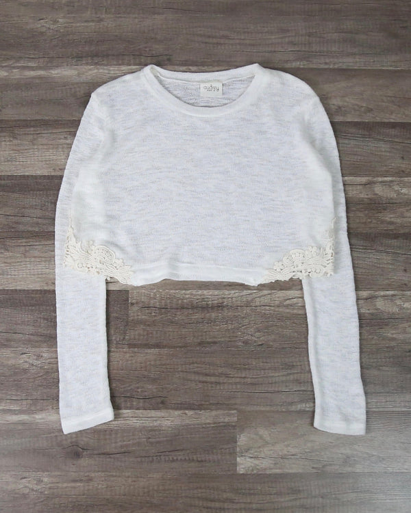 FINAL SALE - Knit Lace Embroidered Hem Crop Top in White