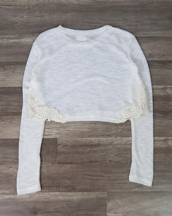 FINAL SALE - Knit Lace Embroidered Hem Crop Top in White