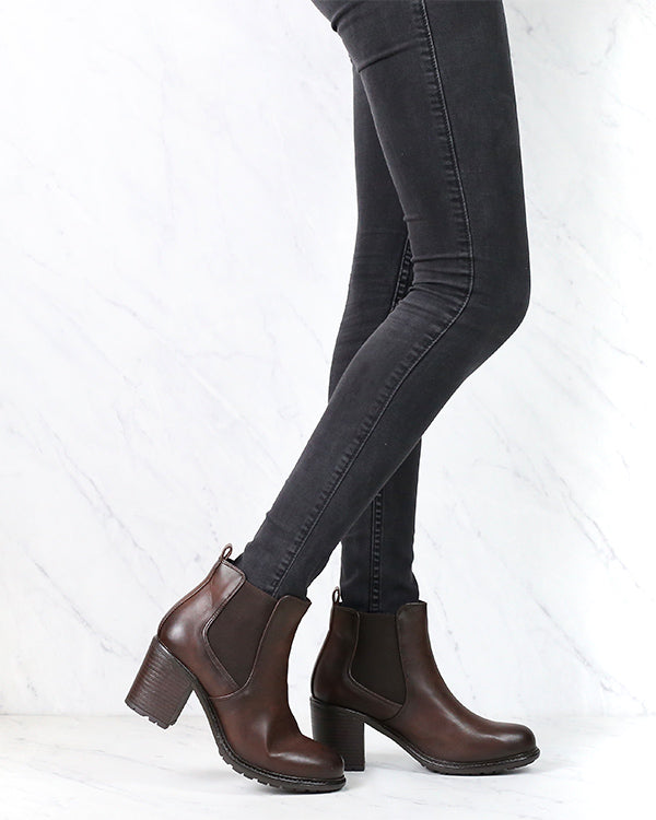 Vegan Leather Chelsea Boots in Dark Brown
