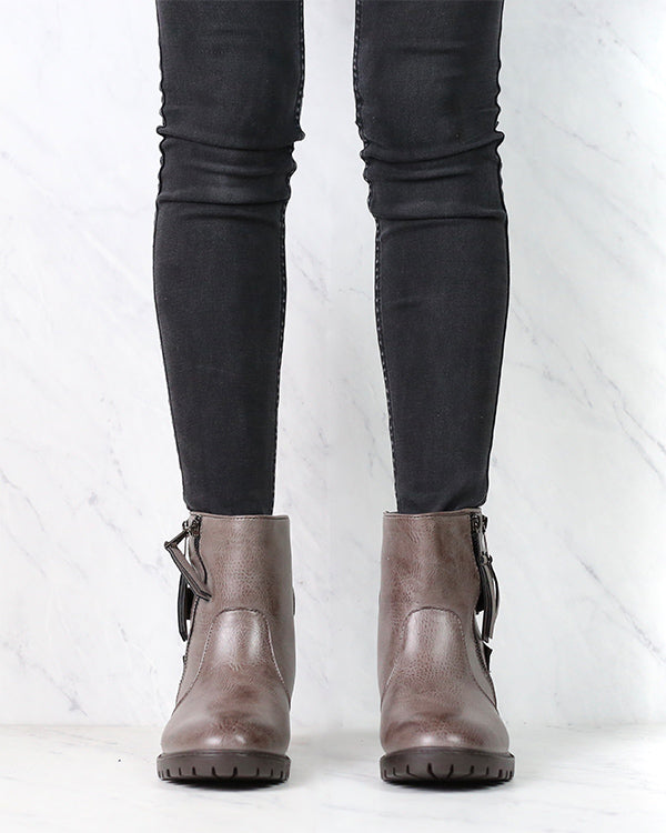 A Hunter's Game Biker Boots in Taupe