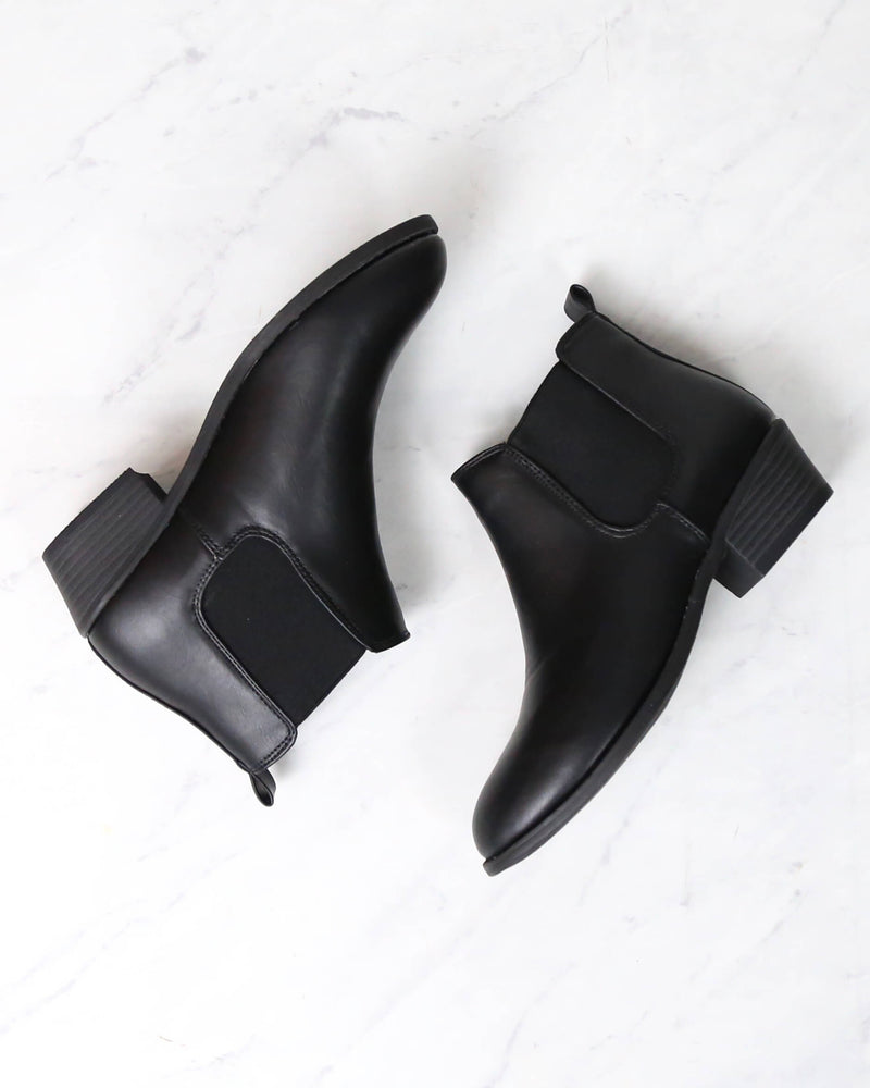 Ankle Chelsea Bootie in Black