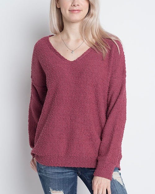 Dreamers - Soft Boulce Yarn V-Neck Pullover in Berry