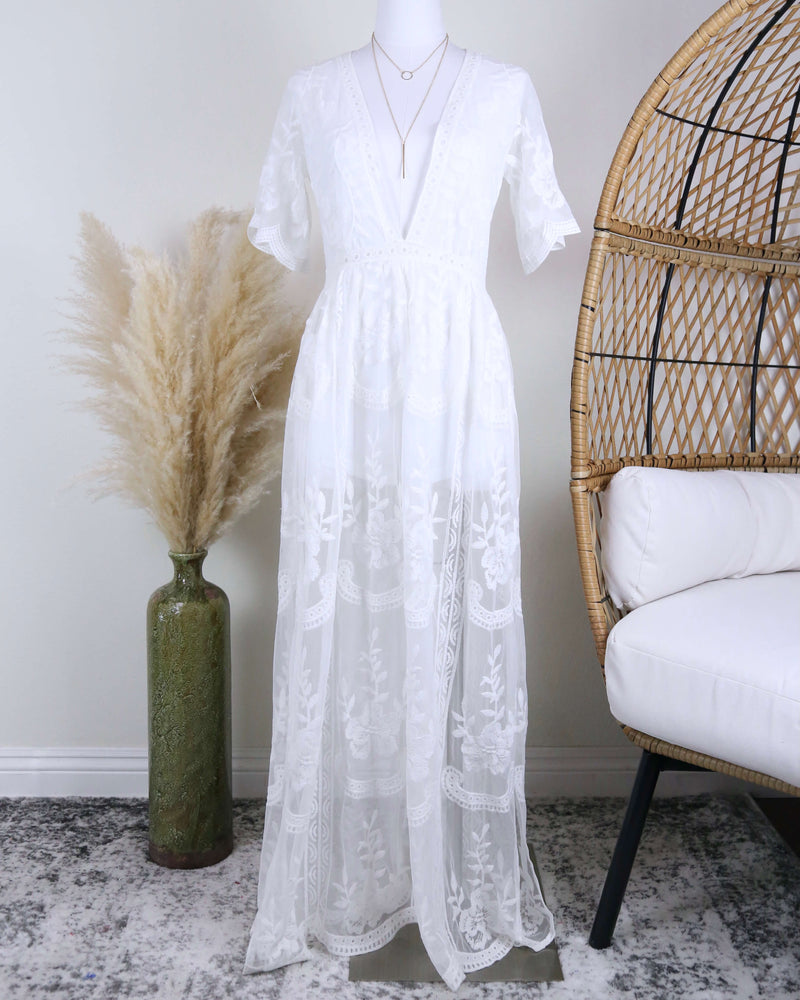 honey punch - embroidered - lace - maxi dress - v neck - short sleeve - white