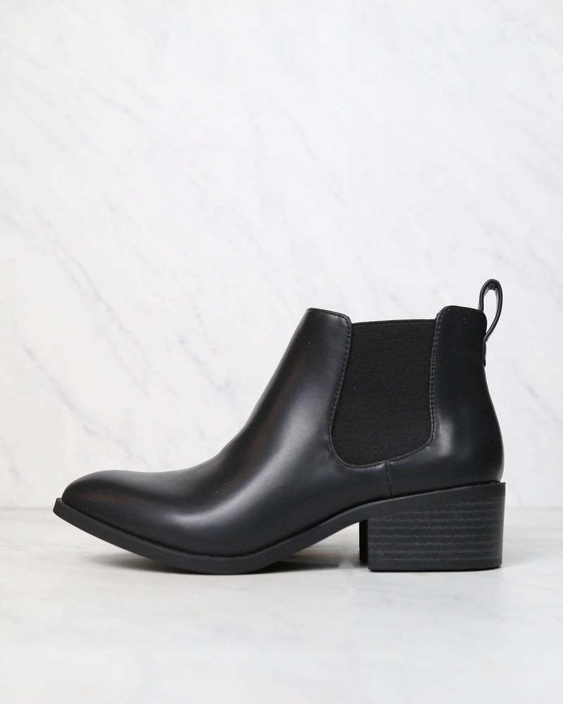 BC Footwear - Partner Modern Chelsea Ankle Boots in Black