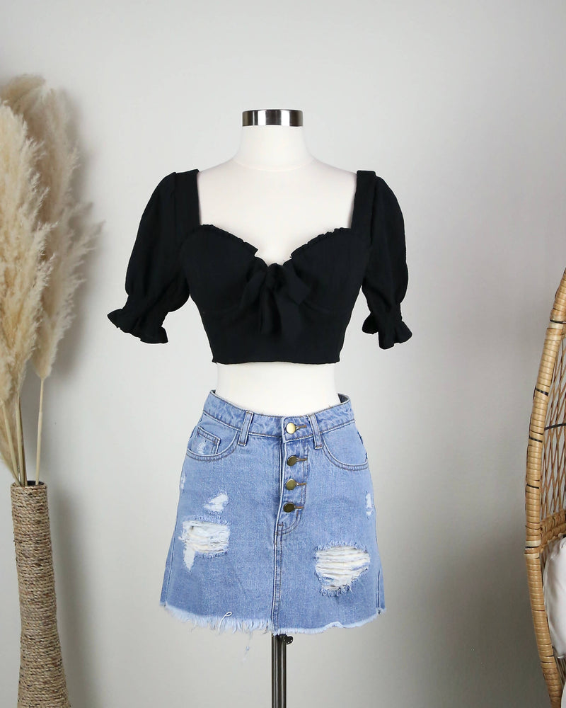 bustier - cropped - blouse - front tie - puffed sleeves - ruffles - billow sleeves - black
