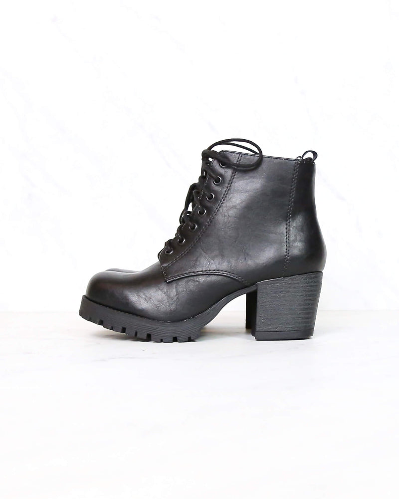 Faux Leather Lace Up Chunky Heel Combat Style Boots nevitt pu BLACK