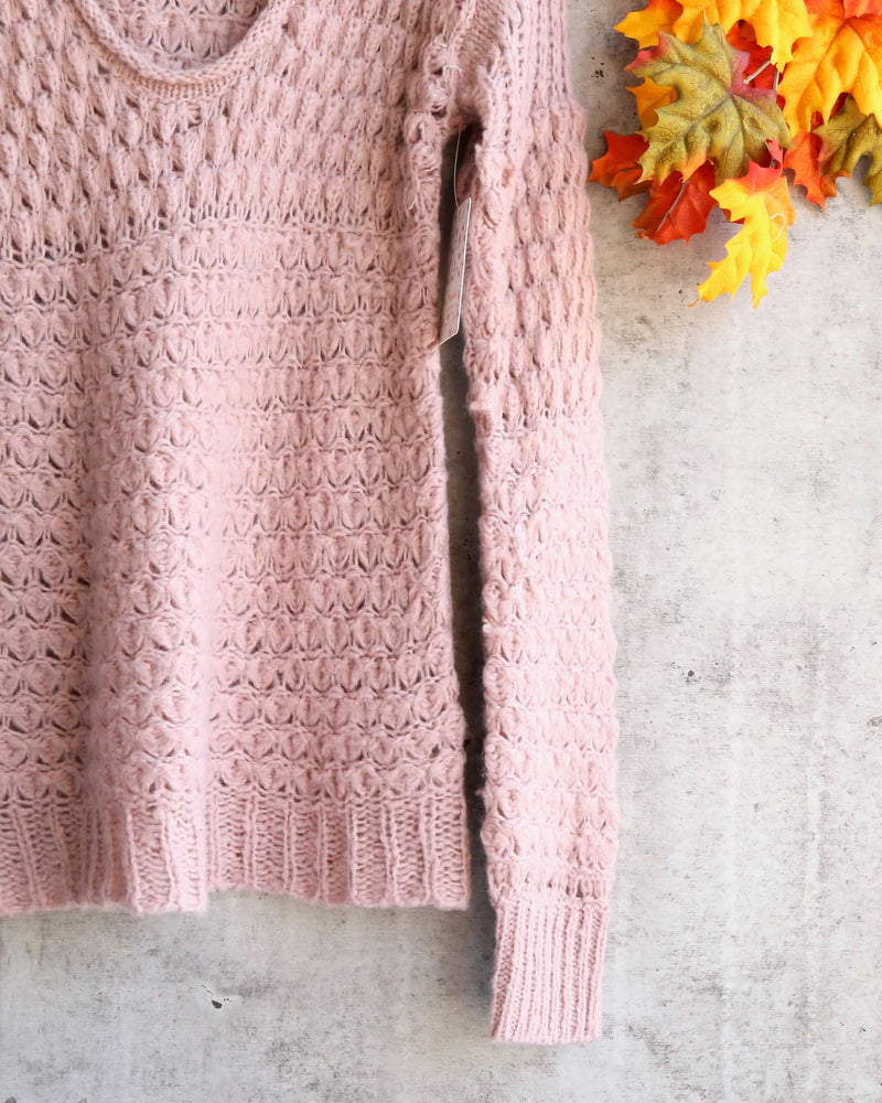 Free People - Crashing Waves Wool Blend Bishop Sleeve Chunky Knit Pullover Sweater - Mauve