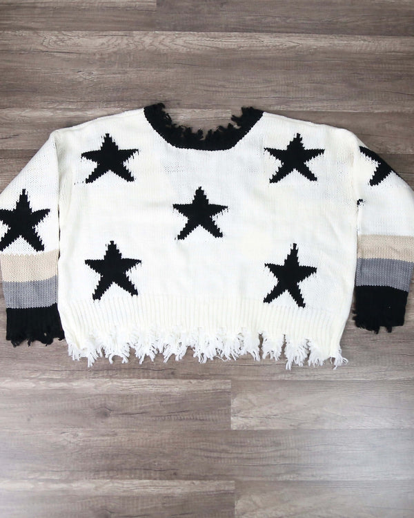 Distressed Hem Star Print Pullover Sweater in Ivory/Black