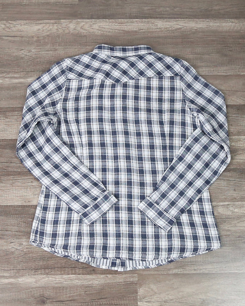 Vintage Affair Soft Button Up Plaid Flannel Long Sleeve Shirt in Navy/White