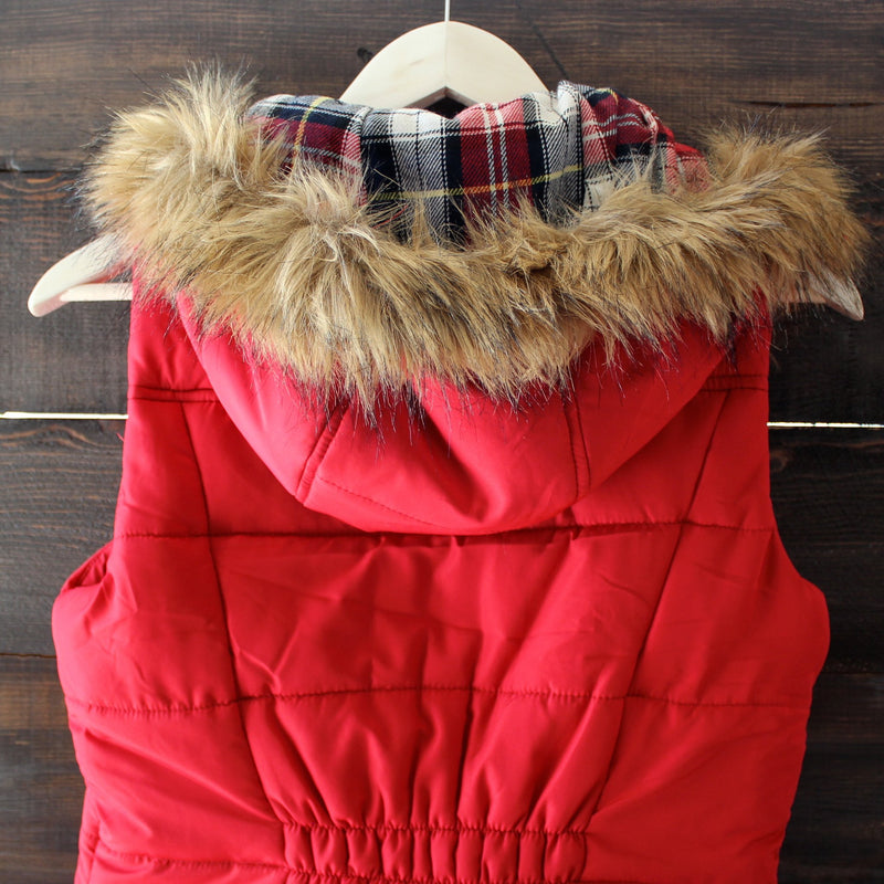 mountain slopes hooded red puffer vest - shophearts - 5