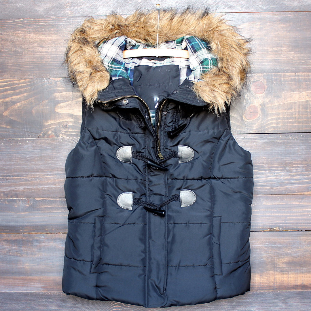mountain slopes fur hooded black puffer vest - shophearts - 1