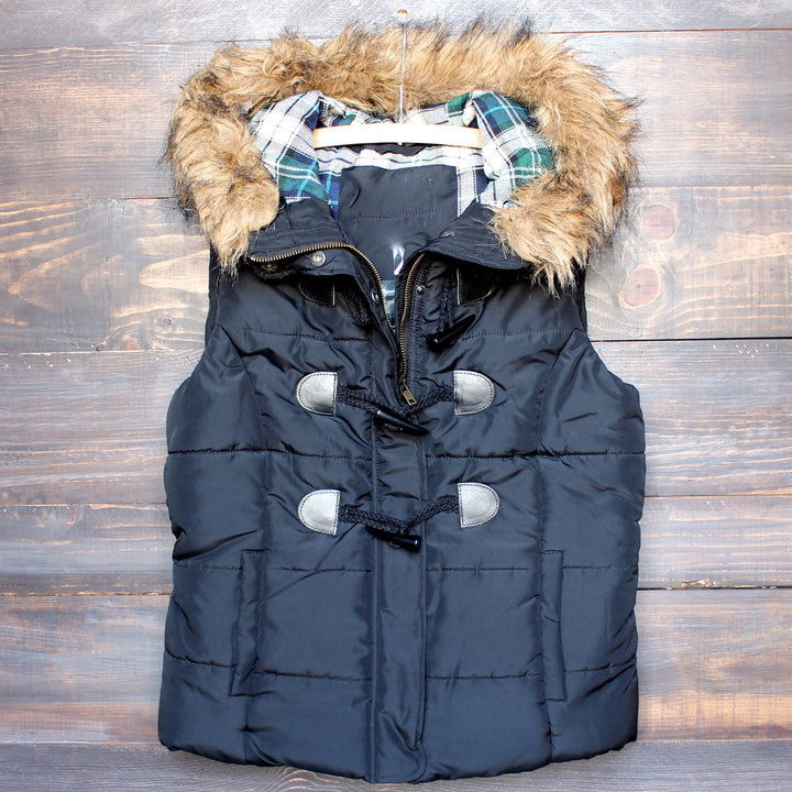 mountain slopes fur hooded black puffer vest - shophearts - 1