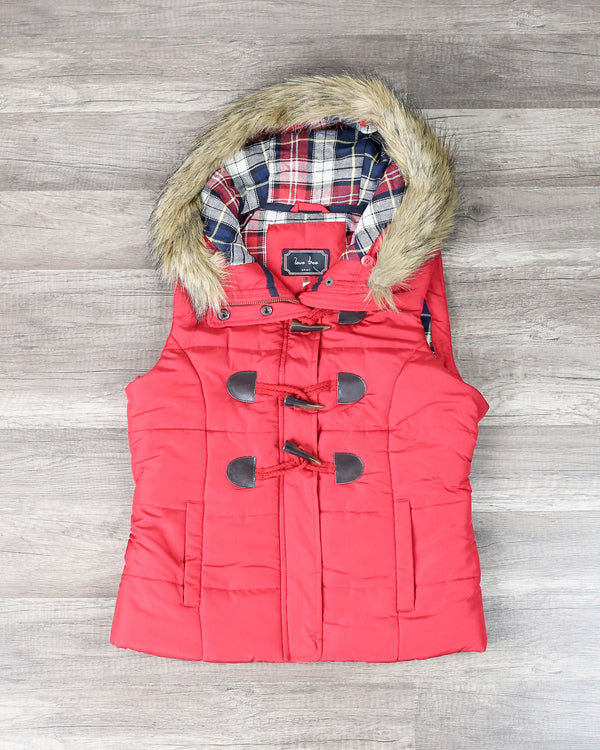 Mountain Slopes Hooded Puffer Vest in Red