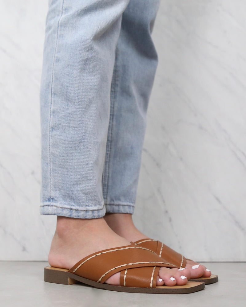 criss cross square - toe sandals - brown