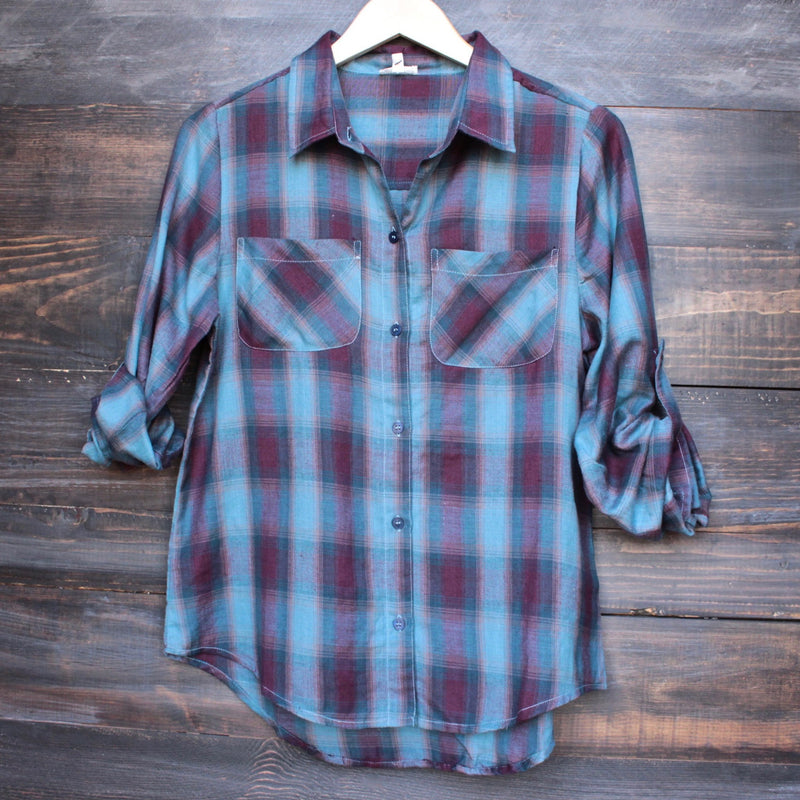 city strut button up plaid flannel shirt - shophearts - 1