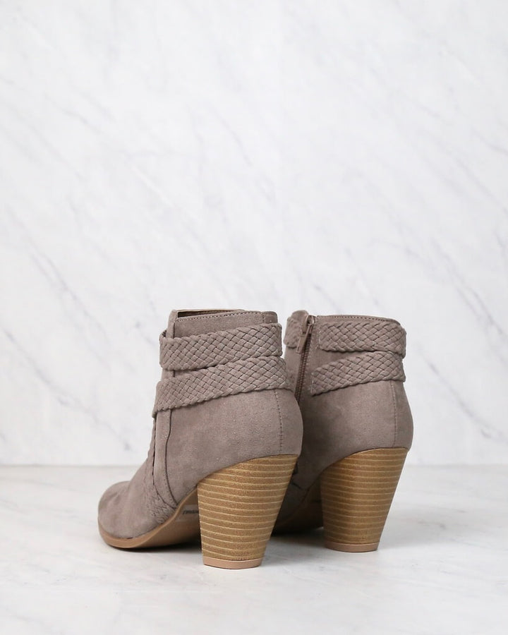 Final Sale - A Rare Braid Suede Booties in Taupe