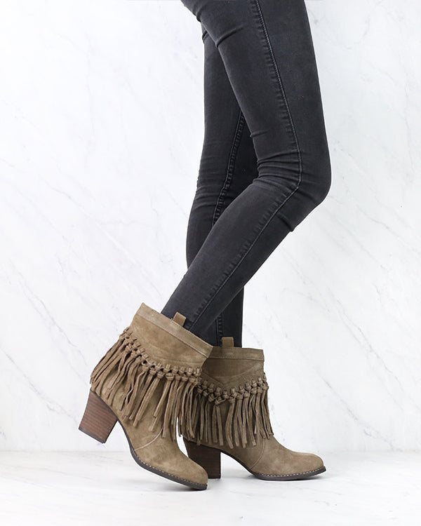 Sbicca booties Clearance