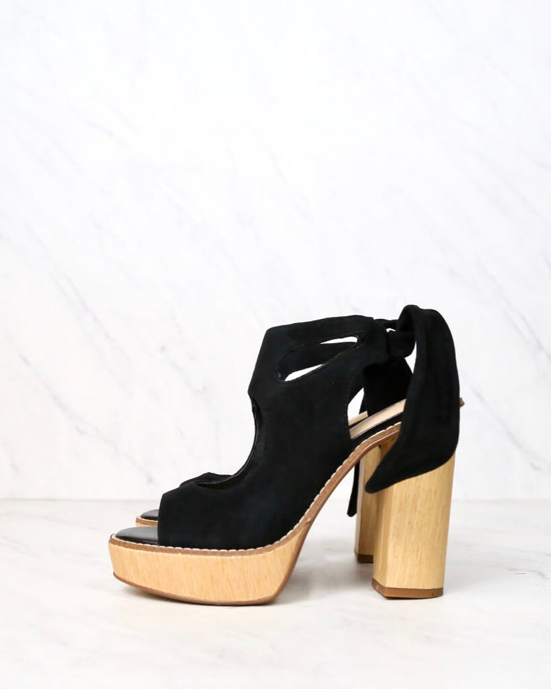 Very Volatile - Rissa Cut Out Ankle Tie Sandals in Black