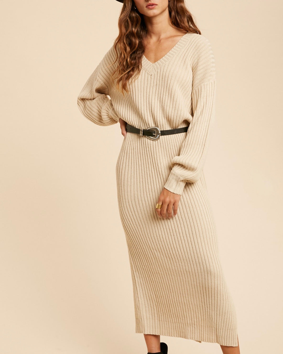 Valerie V-Neck Sweater Maxi Dress in Oatmeal – Shop Hearts Valerie V-Neck Sweater Maxi Dress in Oatmeal – Shop Hearts