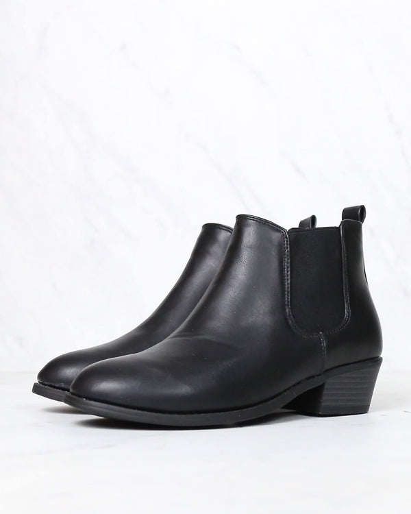 Ankle Chelsea Bootie in Black