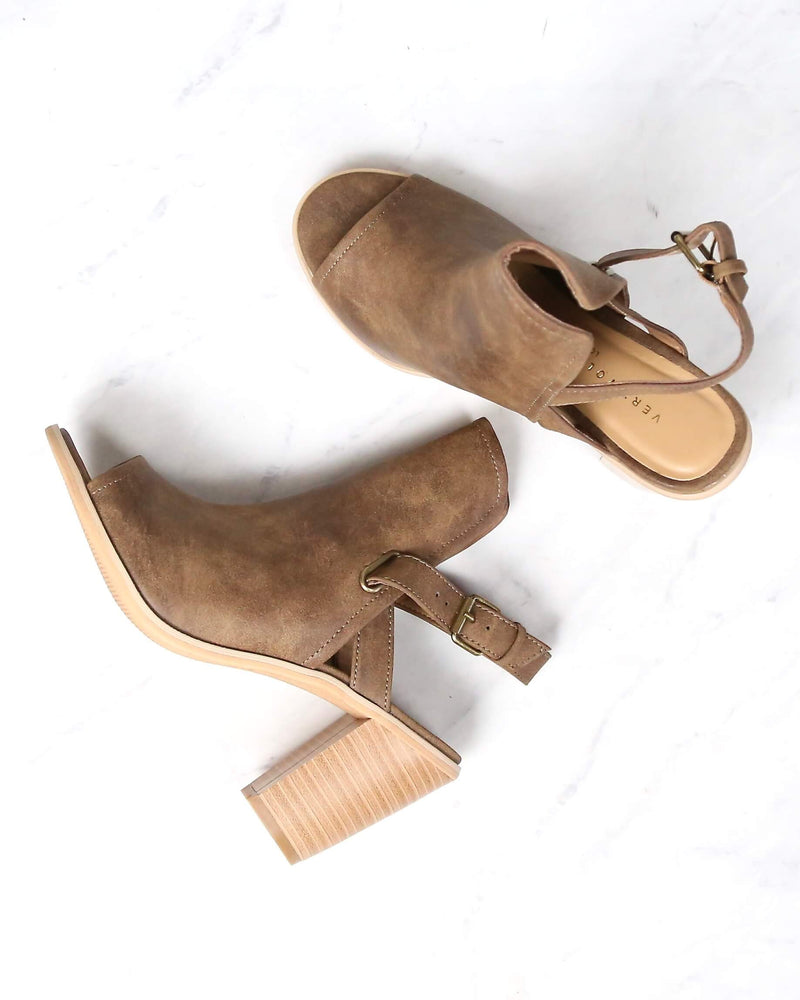 Very Volatile - Bolten Sandals in Taupe