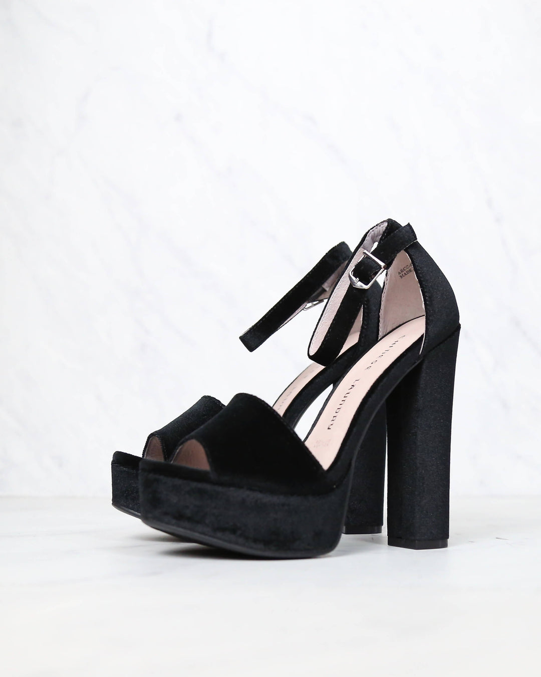 Chinese laundry black platform pumps hot sale