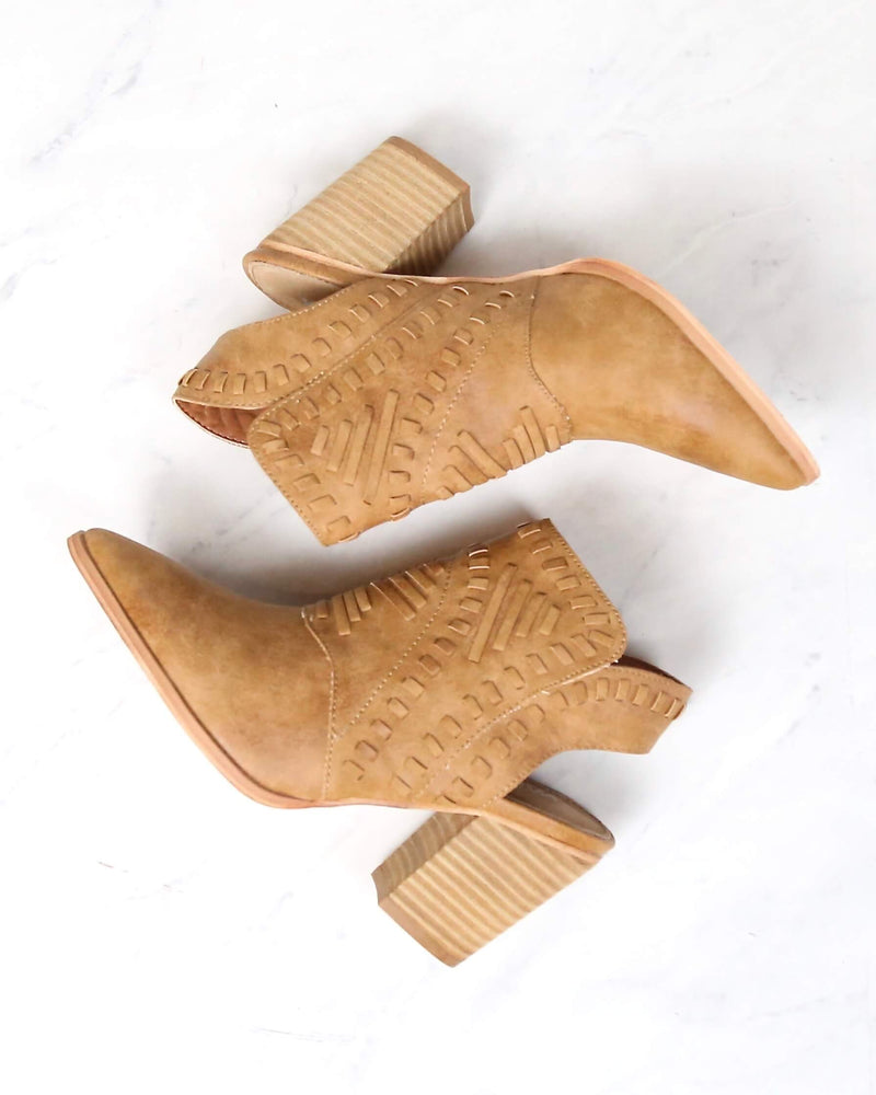 Mi iM - Emily | Patterned Pointed Cowboy Boot - Camel
