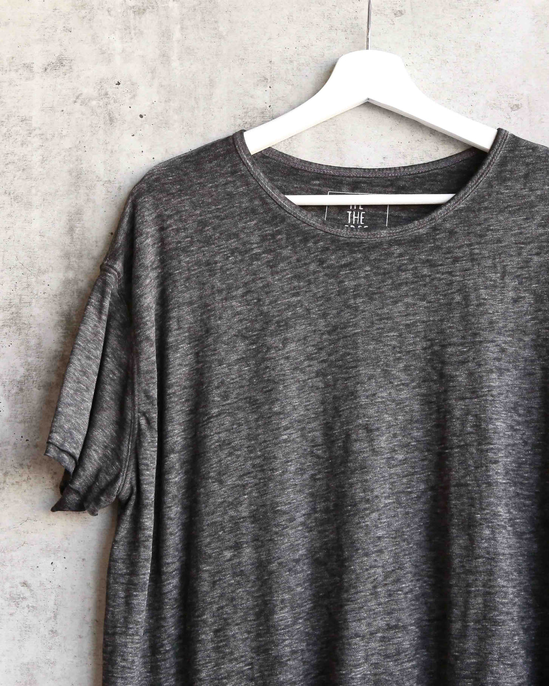 Free People - We The Free - Cloud 9 Frayed Hem Knit Tee in Carbon Charcoal