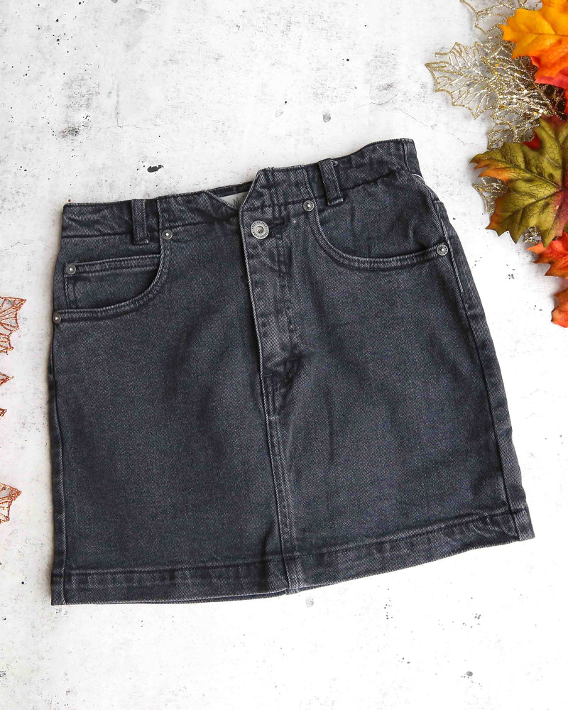 Free People - She's All That Denim Skirt in Black