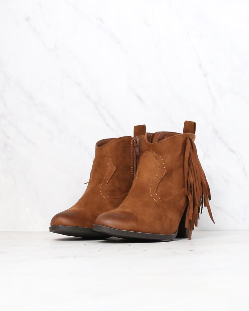 Final Sale - Cara Fringe Ankle Boots in Rust