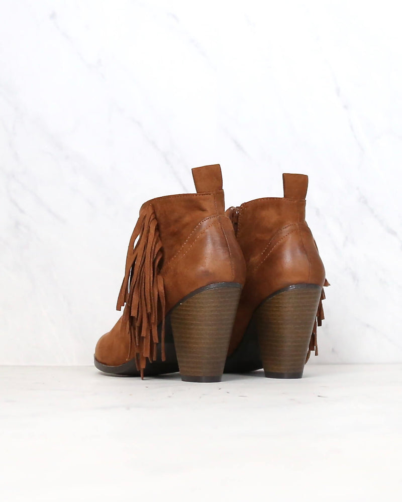 Final Sale - Cara Fringe Ankle Boots in Rust
