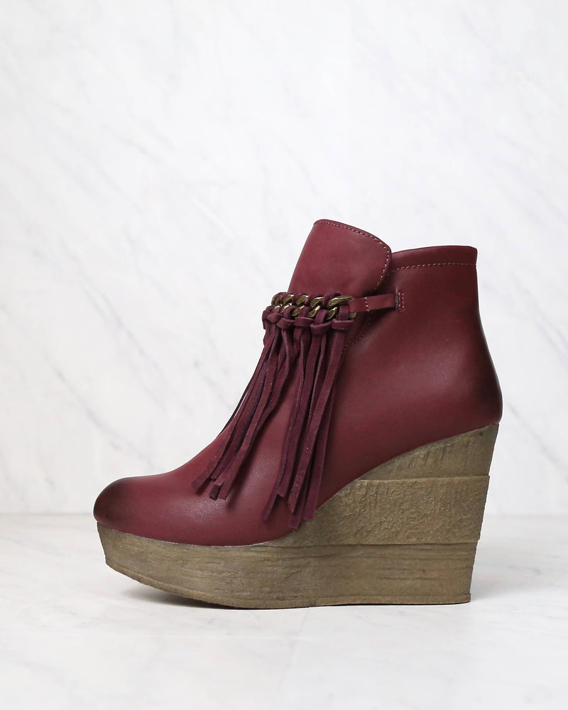 Xoxo burkey top wedge boot