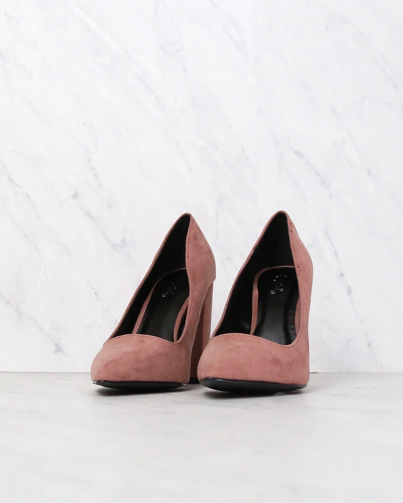 Vegan Suede Chunky Heeled Pointed Toe Pumps in Mauve