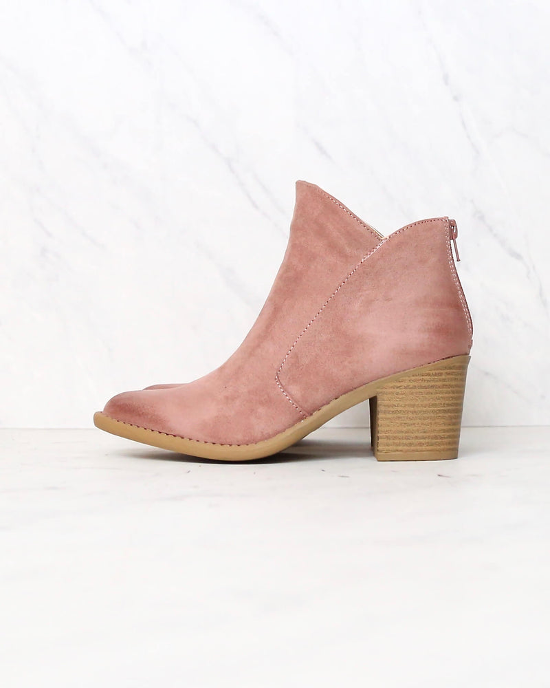 Mauve 2025 color booties