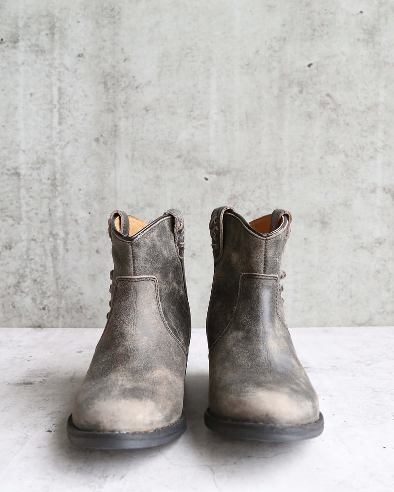 Final Sale - Very Volatile - Lookout Fringe Western Inspired Distressed Leather Booties in Charcoal