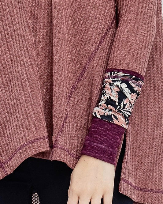 Waffle Knit V-Neck with Contrast Printed Sleeves in Mauve